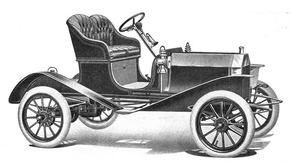 Джон Уиллис успешно занимался продажами автомобилей Overland ровно до 1907 года, пока не случилась «Банковская паника 1907 года», ставшая своеобразной генеральной репетицией Великой депрессии двадцать лет спустя. И оказавшаяся банкротом Overland Auto Company в следующем году полностью досталась Джону Уиллису. На фото — Overland Model 22 Special из фирменного каталога 1907 года, довольно типичное и ничем не примечательное авто тех лет