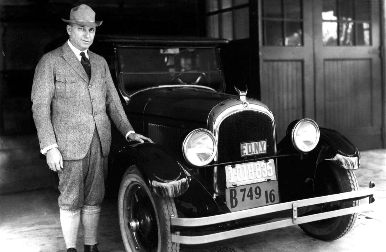 Однако вскоре у самой Willys-Overland Motor Company начались трудности. В 1919 году рабочие часто бастовали, из-за чего завод в Толедо был вынужден простаивать несколько месяцев. Для решения Джон Уиллис переманил вице-президента General Motors Уолтера Крайслера, назначив ему фантастическое вознаграждение $ 1 млн в год, но тот вместо решения проблем решил сместить самого Джона Уиллиса и забрать компанию себе. В 1921 году Крайслер ушел и основал собственную компанию Chrysler