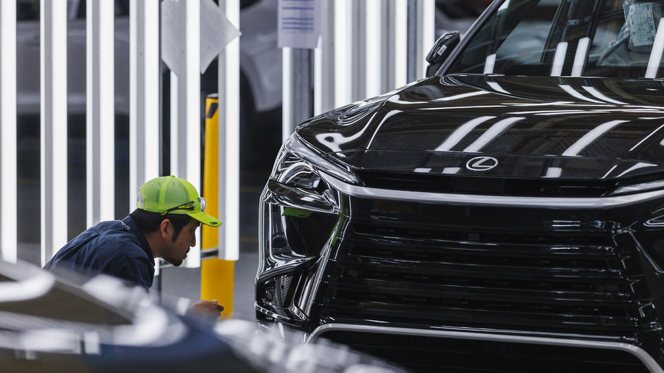 Подразделение компании Toyota — компания Toyota Indiana начала производство нового трехрядного внедорожника Lexus TX, который стал первым внедорожником бренда, собираемым в США