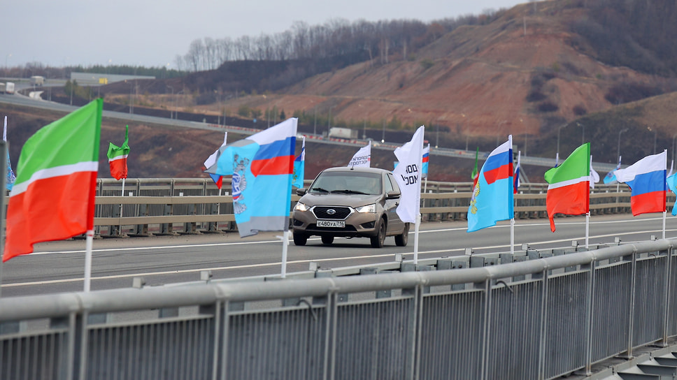 В Татарстане прошла церемония открытия движения по мостовому переходу через реку Свияга на 757-м километре федеральной дороги М-7