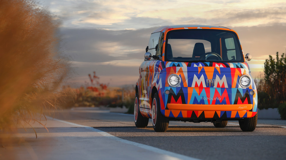 Вдохновленный современным искусством Fiat Topolino Modern сплошь покрыт инициалами Микки Мауса