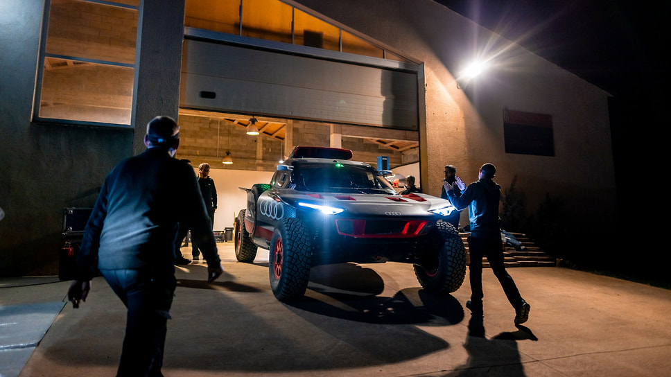 Команда Audi Sport провела во Франции подготовительные к ралли «Дакар» тесты Audi RS Q e-tron