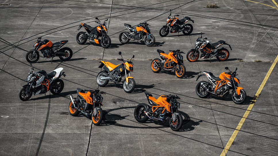 KTM в этом году справляет тридцать лет легендарной серии мотоциклов Duke